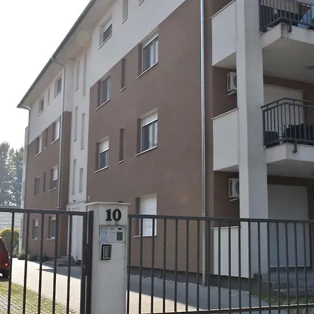 Gréta Wellness Apartamento